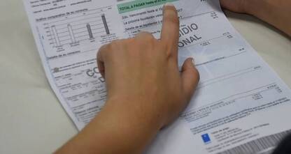 La tarifa de electricidad en la Argentina es la más cara en 30 años con relación al poder adquisitivo